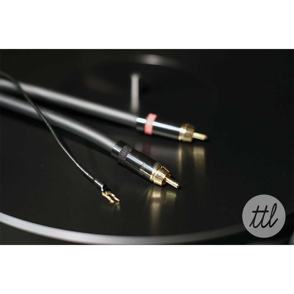 Clearaudio: Concept Turntable - Verify Tonearm / Concept MM Cartridge lifestyle cables