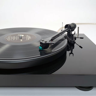 Pro-Ject Debut Carbon EVO Turntable Review + Debut Carbon DC Comparison