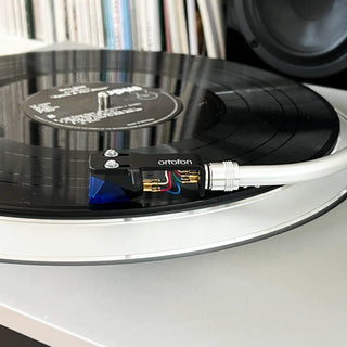 Ortofon: 2M Blue Cartridge (Nude Elliptical Stylus)