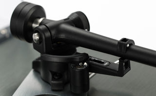 Rega: Planar 3 RS Turntable w/ ND5 Cartridge - Aluminum