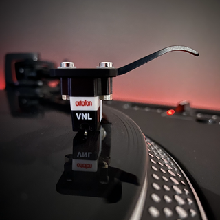 Ortofon: VNL DJ Cartridge Mounted on SH-4 Headshell (Black)