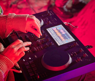 AlphaTheta: OMNIS-DUO Portable All-In-One DJ System