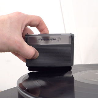 Audio-Technica: AT-6028 Record & Stylus Cleaning Tool + Cover Stand