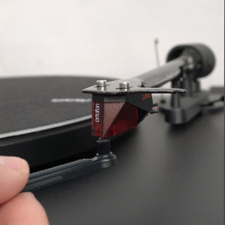 Audio-Technica: AT-6028 Record & Stylus Cleaning Tool + Cover Stand