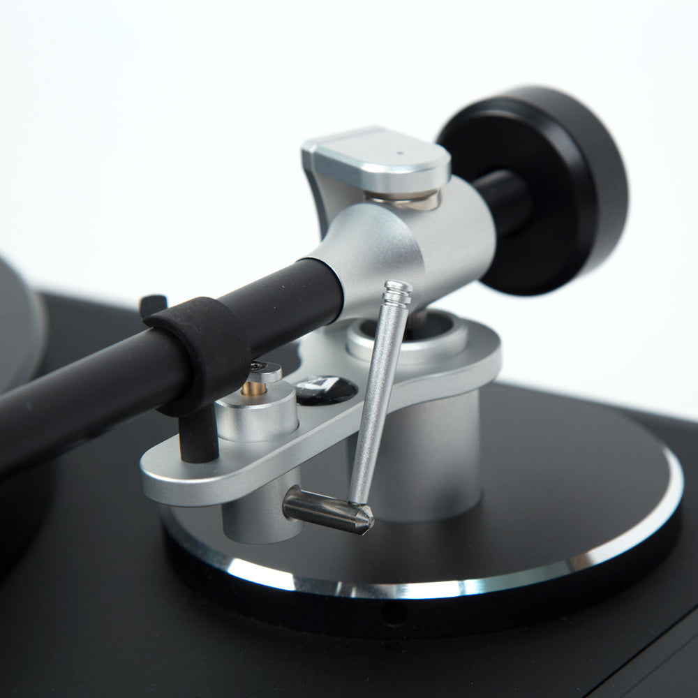 Clearaudio: Concept AiR Black Turntable - Concept Tonearm / Concept Cartridge (Open Box Special)
