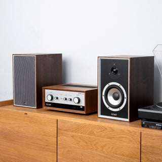 Leak: Stereo 130 / Sandwich 100 / Amplifier + Speaker Package