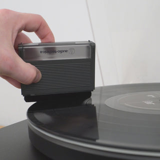 Audio-Technica: AT-6028 Record & Stylus Cleaning Tool + Cover Stand