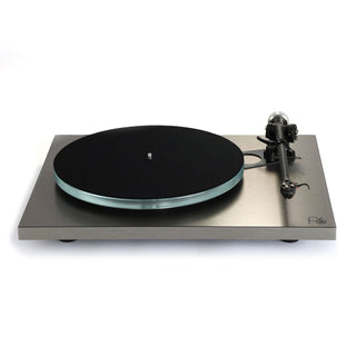 Rega: Planar 6 RS Turntable w/ Nd9 Cartridge
