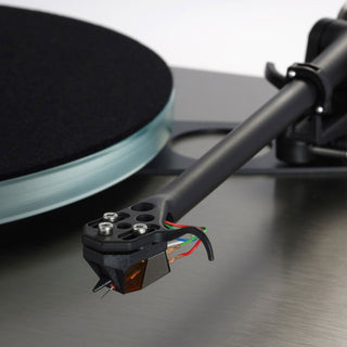 Rega: Planar 6 RS Turntable w/ Nd9 Cartridge