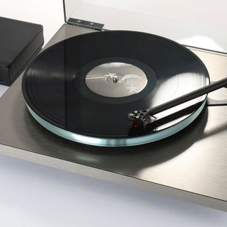 Rega: Planar 6 RS Turntable w/ Nd9 Cartridge