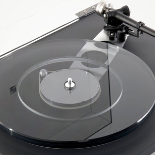 Rega: Planar 6 Turntable w/ ND5 Cartridge - Polaris Grey