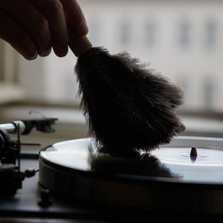 Vinyfix: Record Duster & Single Adaptor / Stand