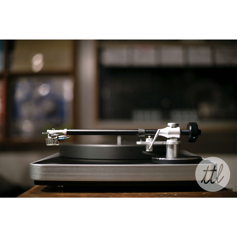 Clearaudio: Concept Turntable - Verify Tonearm / Concept MM Cartridge lifestyle 2