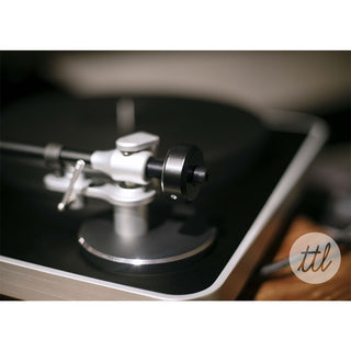 Clearaudio: Concept Turntable - Verify Tonearm / Concept MM Cartridge lifestyle tone arm