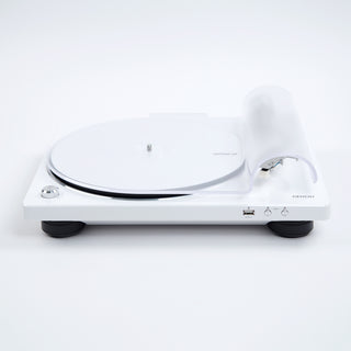 Denon: DP-450USB Turntable - White (DP450USBWT) lid on