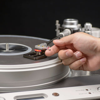 DS Audio: ST50 Phono Stylus Cleaner hand