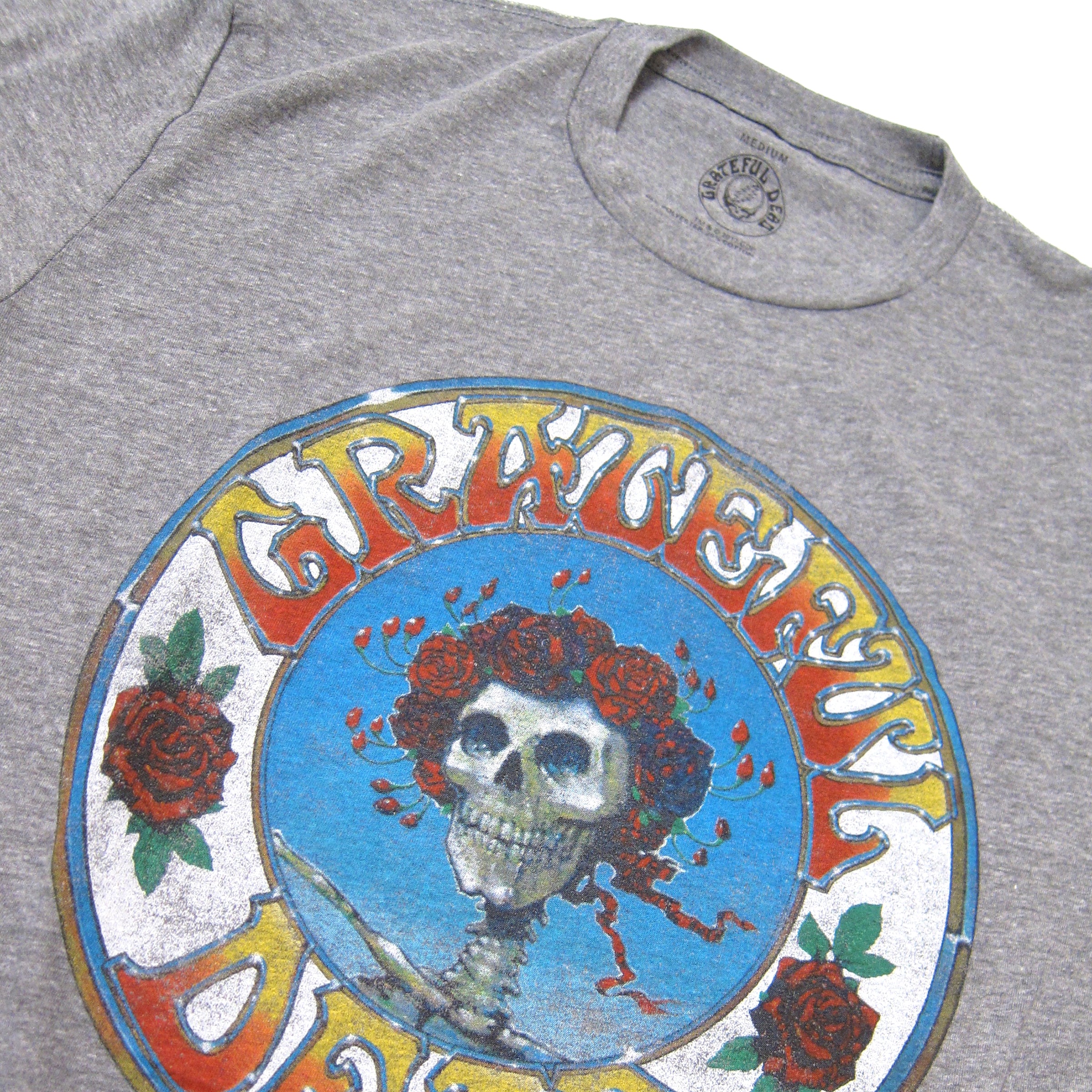 Grateful Dead: Skull & Roses Distressed Shirt - Grey — TurntableLab.com