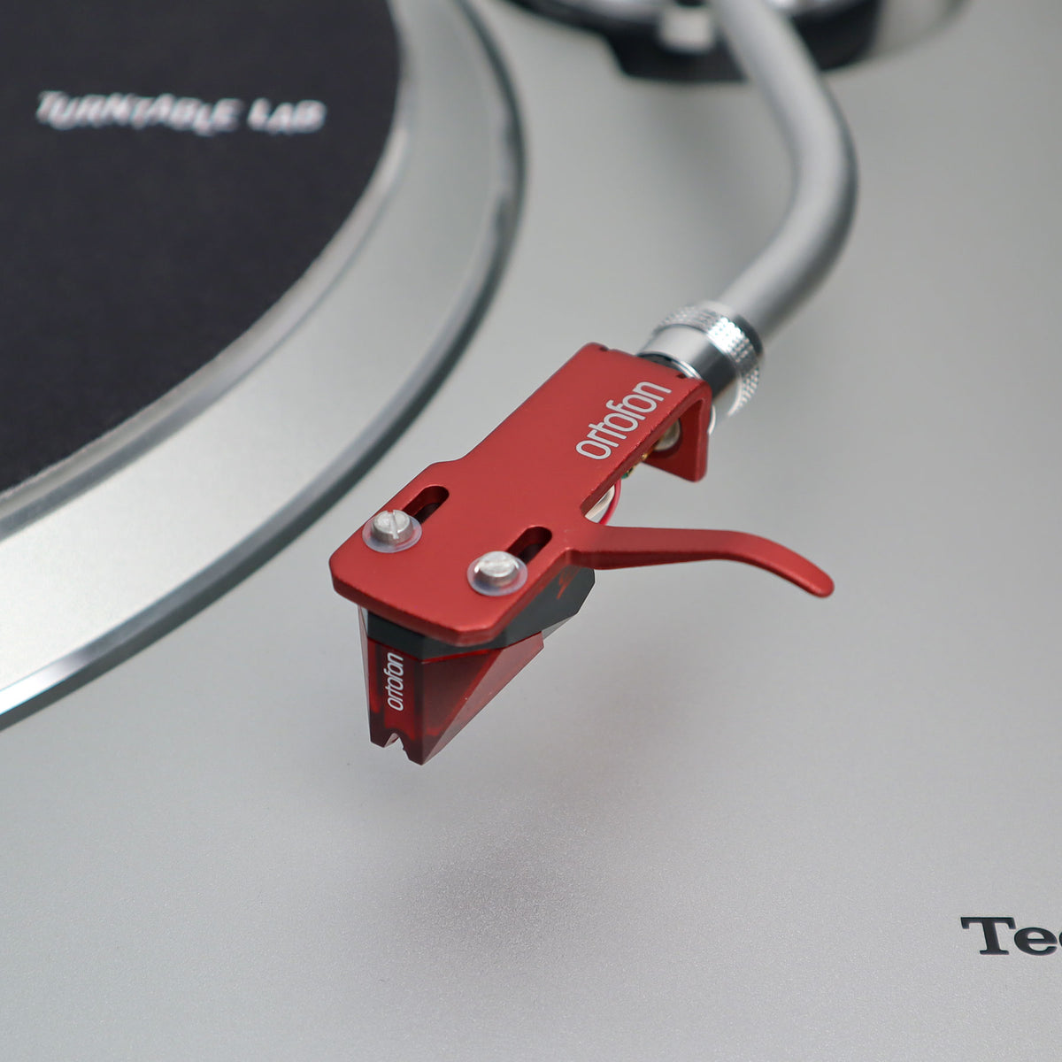 Ortofon: 2M Red Cartridge Mounted on SH-4 Headshell (Red) Ortofon: 2M Red Cartridge Mounted on SH-4 Headshell (Red)