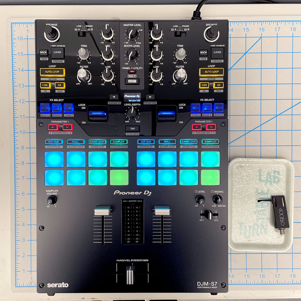 Pioneer DJ: DJM-S7 2-Channel Scratch Mixer
