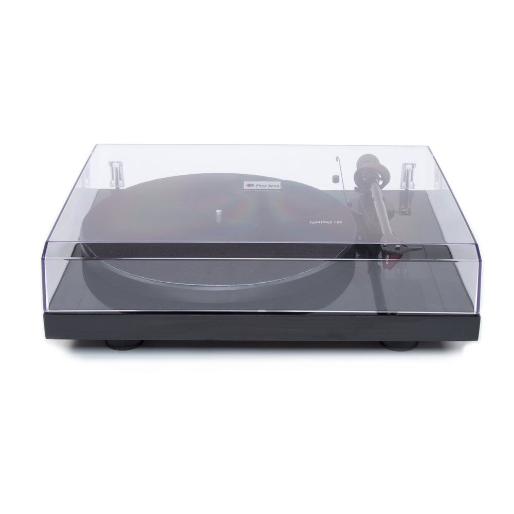 Pro-Ject: Debut Carbon DC Turntable - Gloss Black lid closed